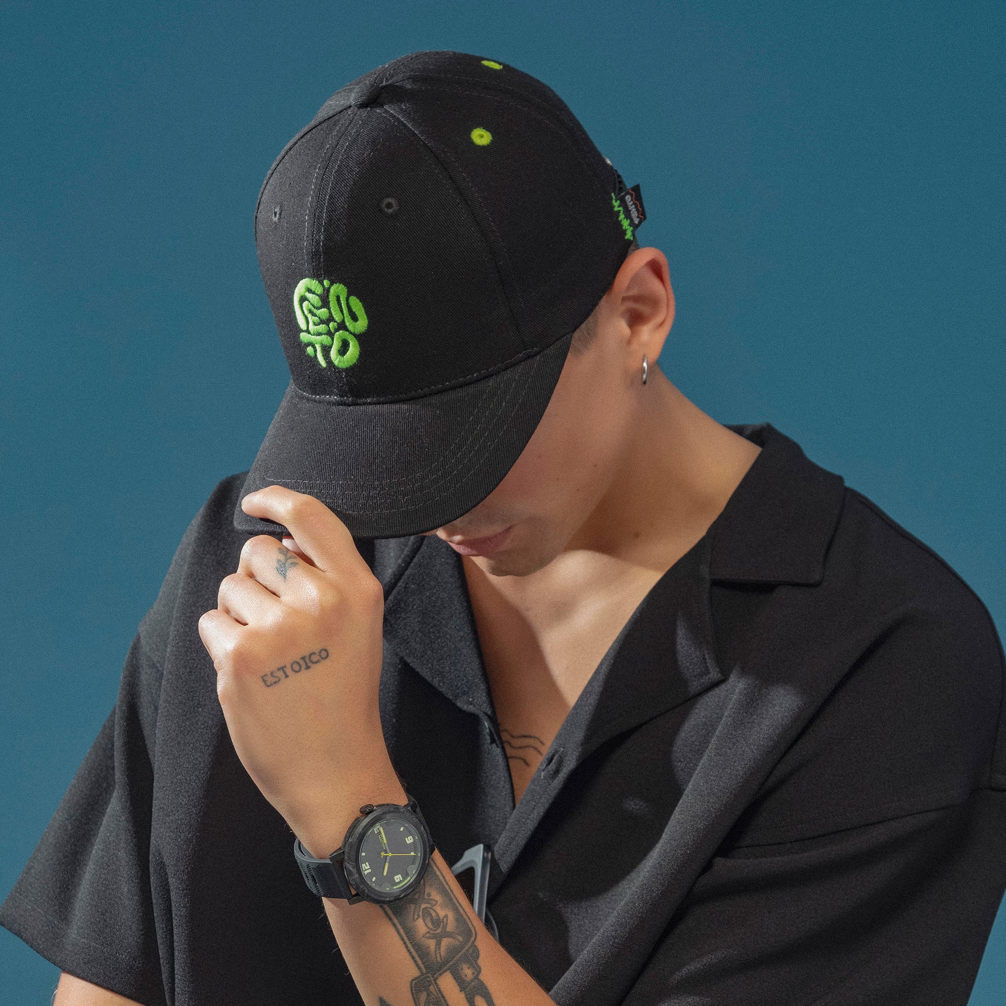 Black baseball cap Groovy – curved visor and relaxed everyday fit.